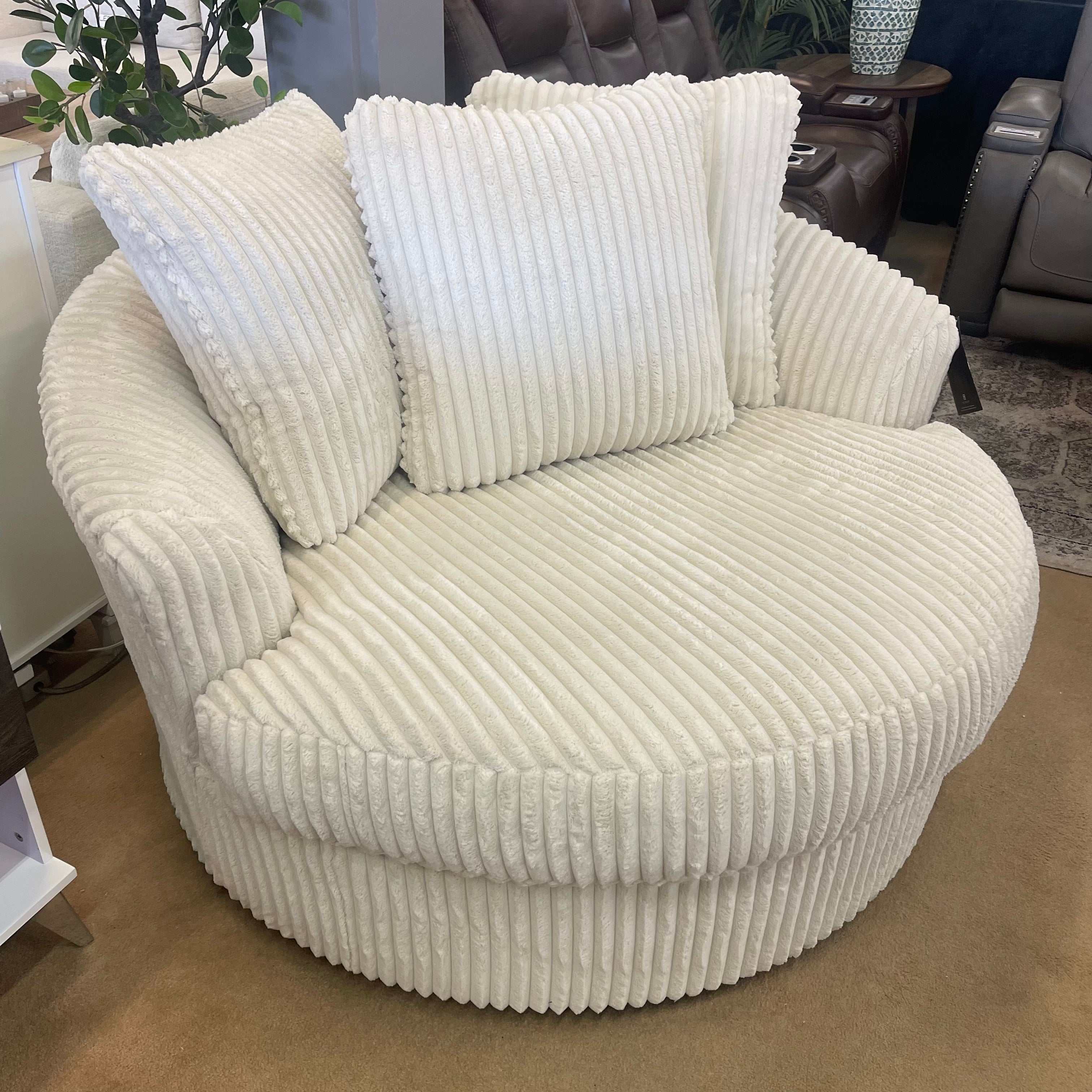 Lindyn Ivory Oversized Swivel Accent Chair - Ornate Home