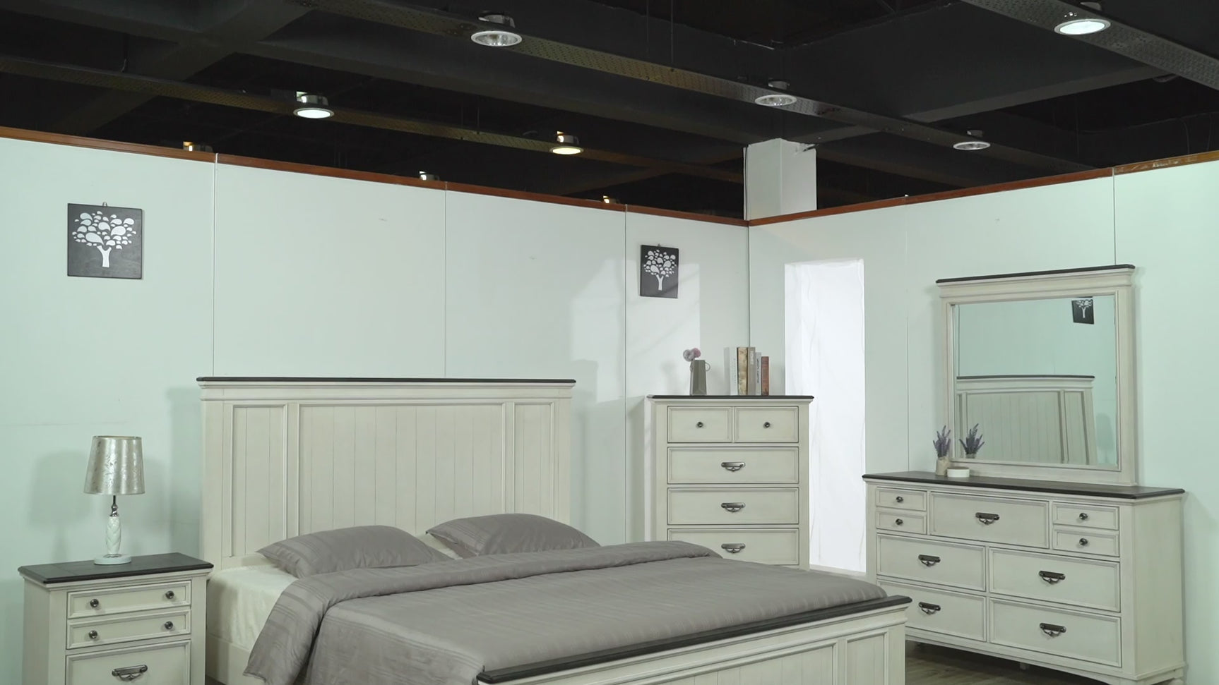 Sawyer Antique White/Brown Panel Bedroom Set