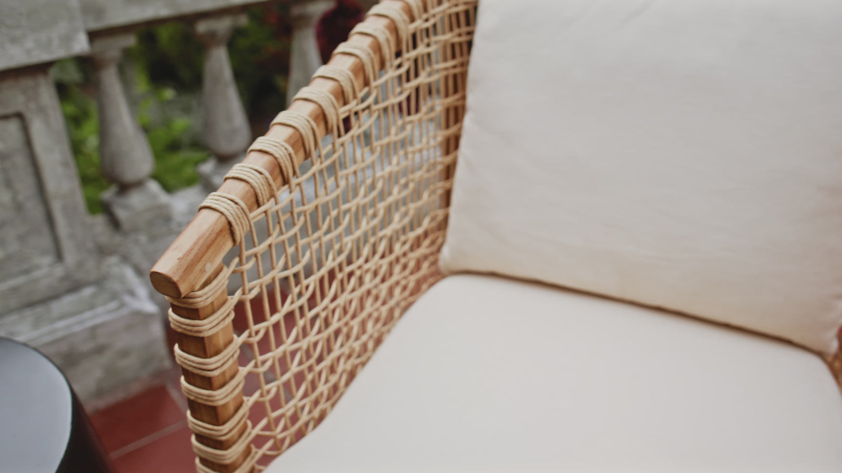 Kuna Natural Outdoor Lounge Chair