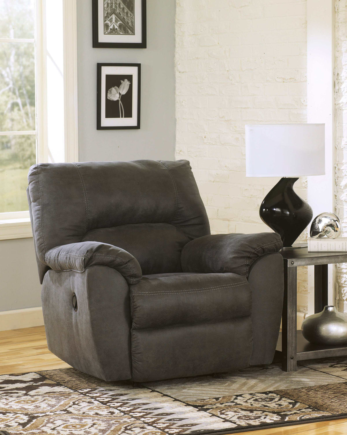 Tambo Manual Recliner - Ornate Home