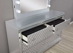 Belleterre Gray/Silver & Mirrored 5pc Queen Panel Bedroom Set - Ornate Home