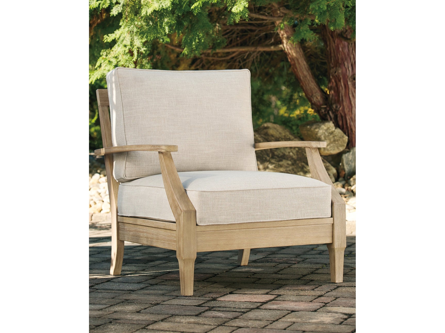 Clare View Outdoor Lounge Chair w/ Cushion - Ornate Home