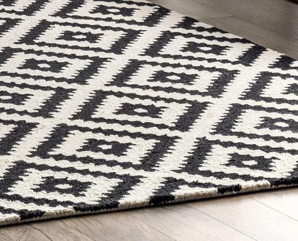 Diamond Black & White Medium Rug 5'2" x 7'3" - Ornate Home