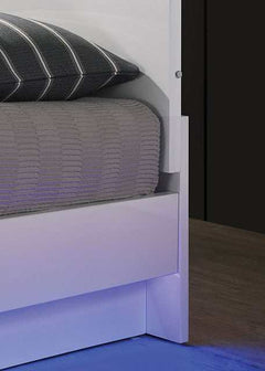 Erlach White/Chrome California King Bed/Chrome - Ornate Home