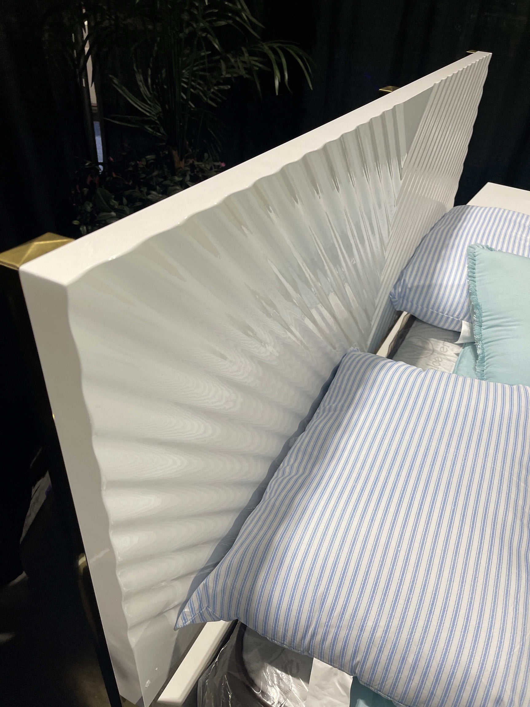 Gaines White High Gloss Queen Bed - Ornate Home