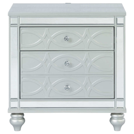 Gunnison Silver Metallic Queen Bed 4 Pc Set - Ornate Home