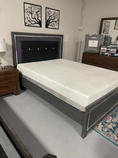 Lodanna Gray Queen Panel Bed w/ LED Bedroom Set / 4pc - Ornate Home