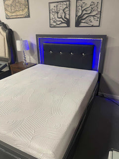 Lodanna Gray Queen Panel Bed w/ LED Bedroom Set / 4pc - Ornate Home