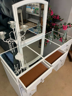 Louise White Vanity Set - Ornate Home