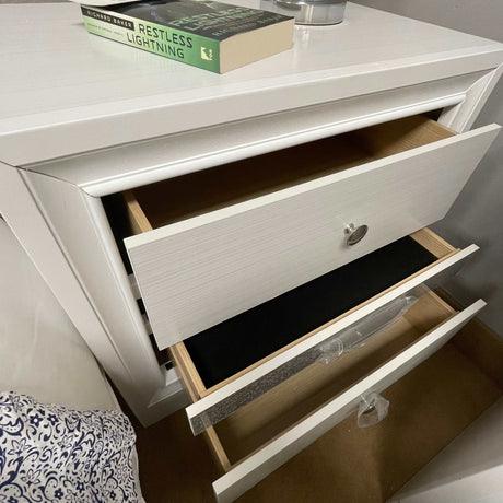 Naima White 4pc Queen Bedroom Set - Ornate Home