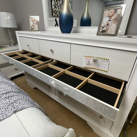 Naima White 4pc Queen Bedroom Set - Ornate Home