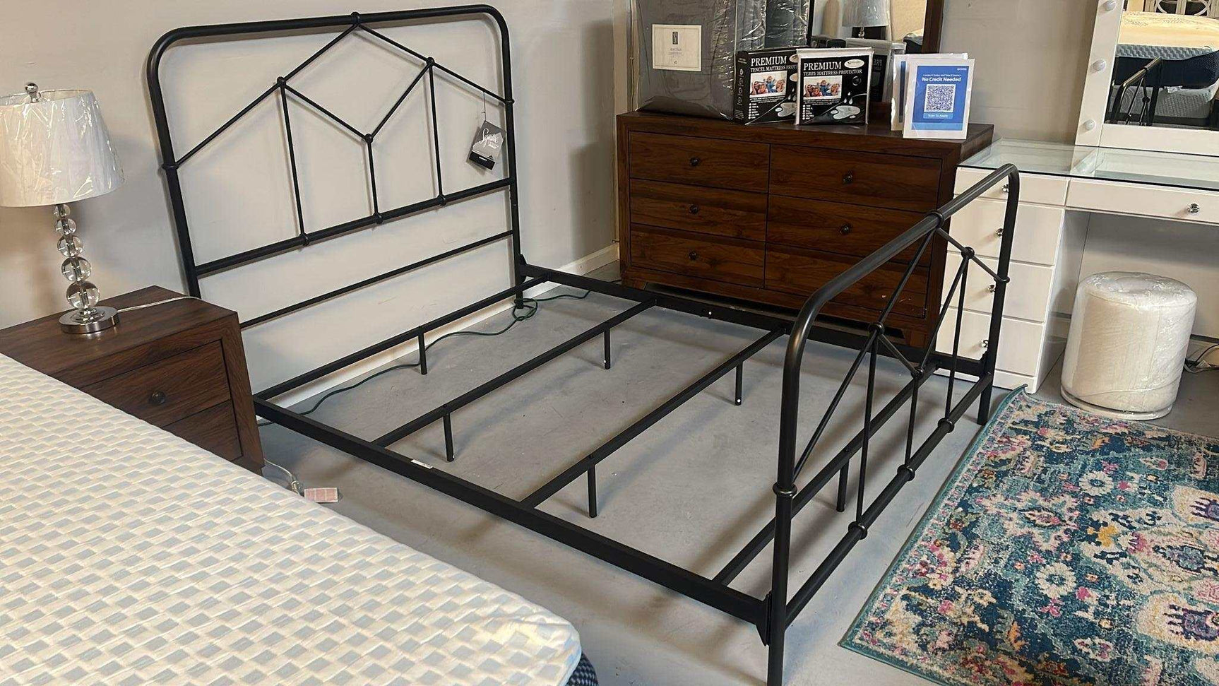 Nashburg Queen Metal Bed - Ornate Home