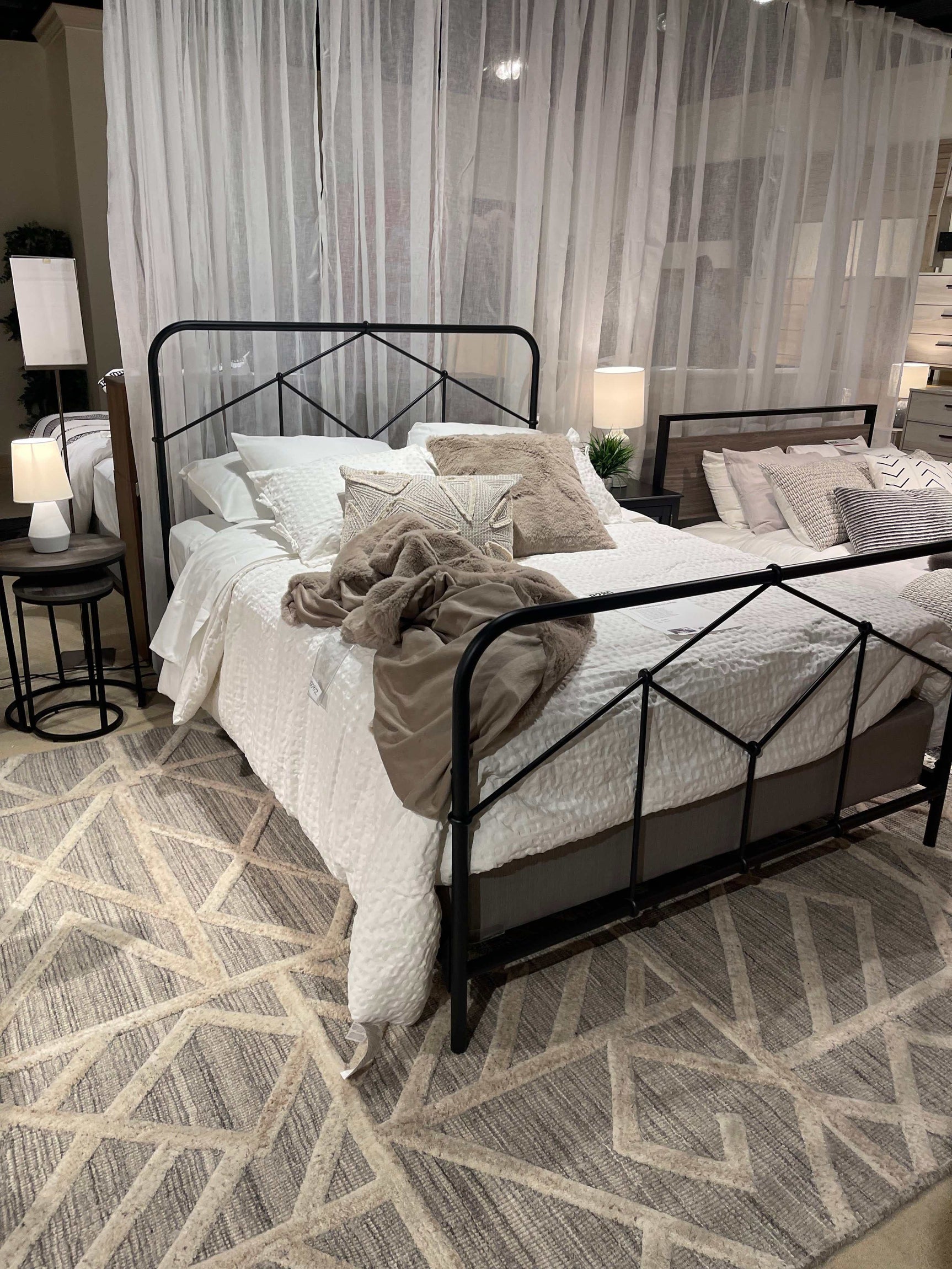 Nashburg Queen Metal Bed - Ornate Home