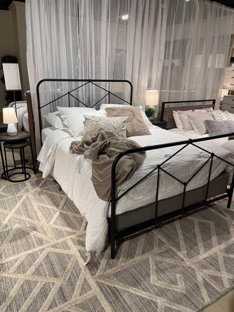 Nashburg Queen Metal Bed - Ornate Home