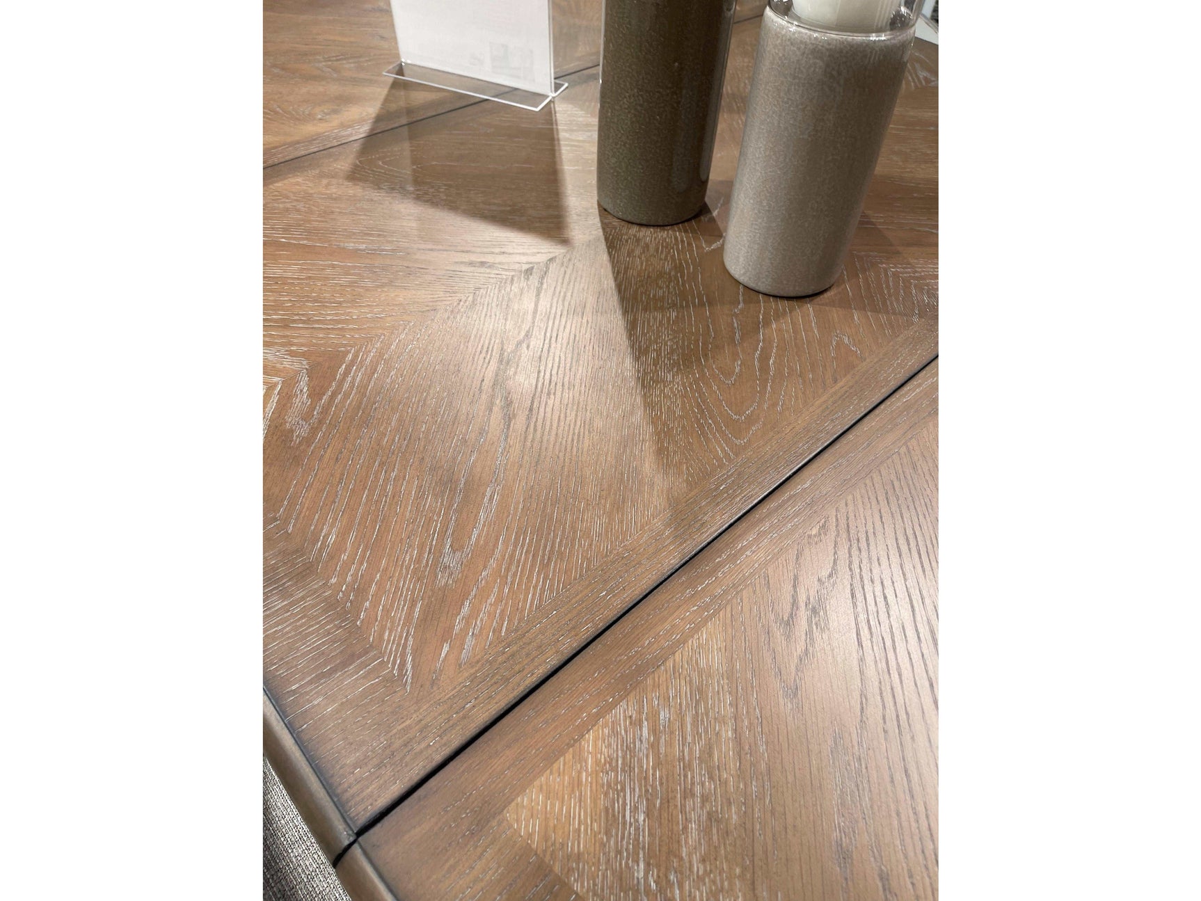 Realyn Chipped White Dining Room Set / 5pc - Ornate Home