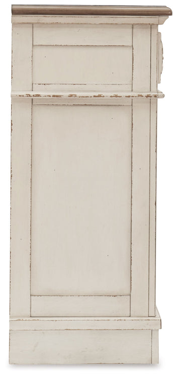Realyn Dresser w/ 7 Drawer - Ornate Home