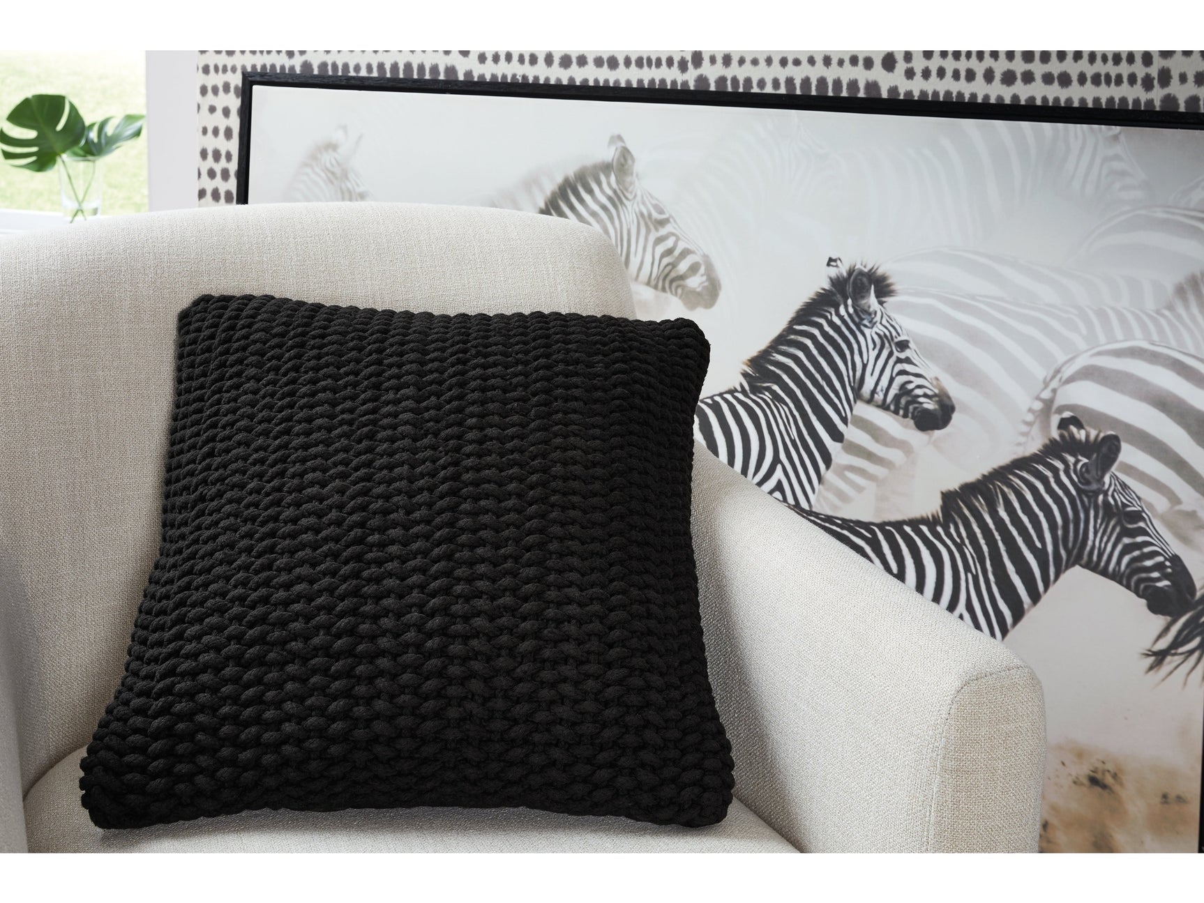 Renemore Black Pillow (Set of 4) - Ornate Home