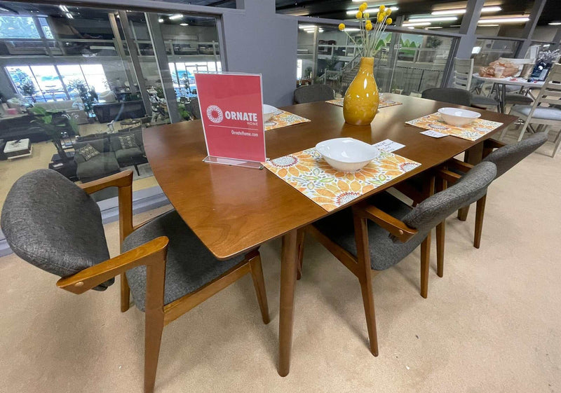 Malone shop dining table