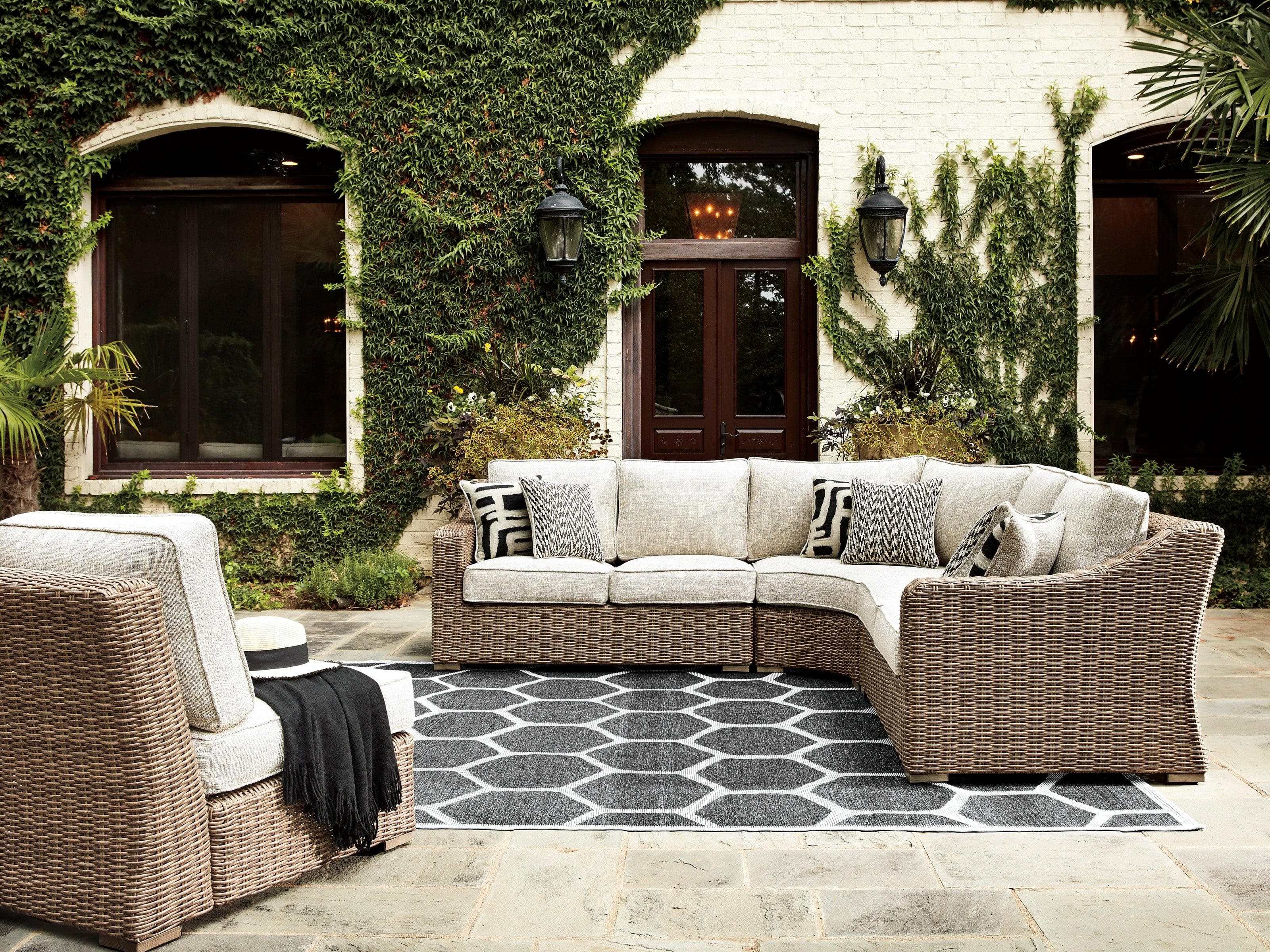 Beachcroft Beige 4pc Outdoor Sectional Set w/ Cushion - Ornate Home